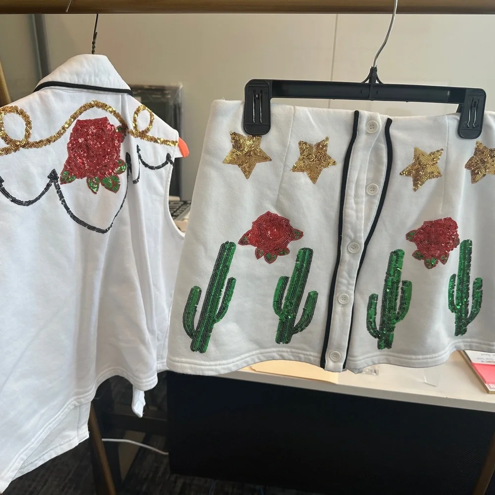 Queen of sparkles white cowgirl Icon. Only worn once and has been dry cleaned. - Picture 2 of 2